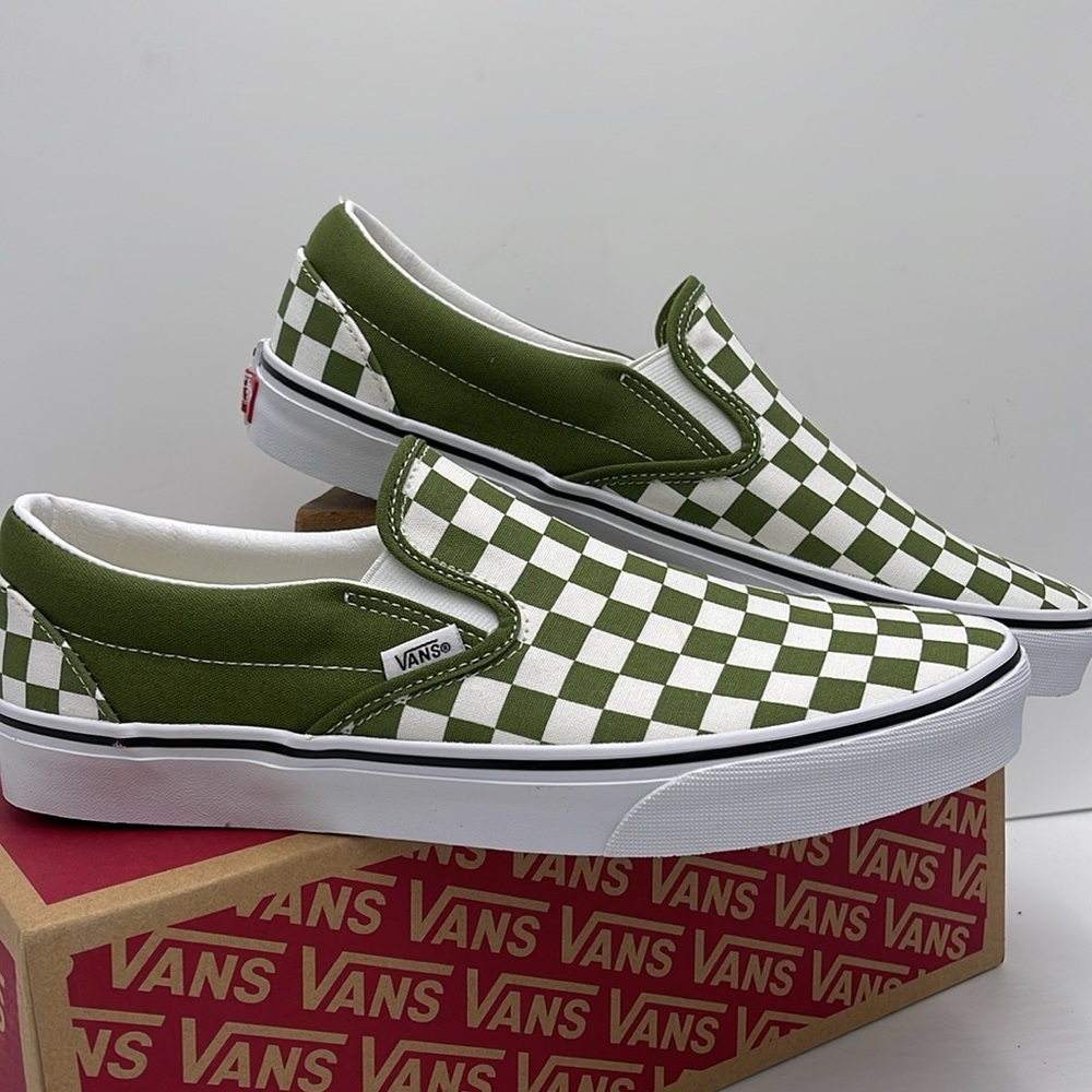 Vans Men’s Classic Slip-On Color Theory Checkerboard
VN000D03CIB
Sneakers - Picture 9 of 16